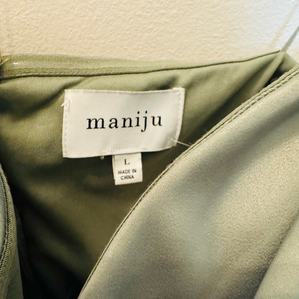 Elegant Sage Green Formal Gown - Picture 3 of 4